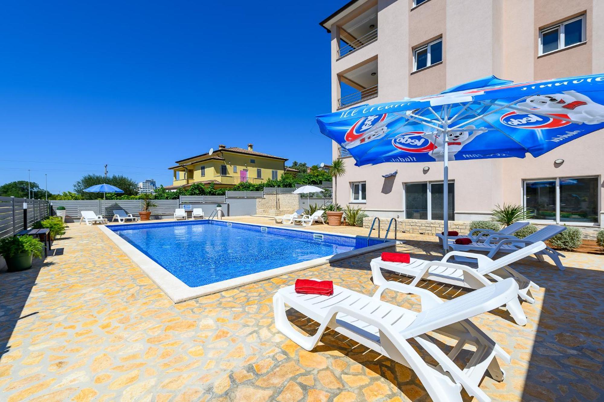 Stancija Amorozo 5 Ap 2 Poreč Exteriör bild