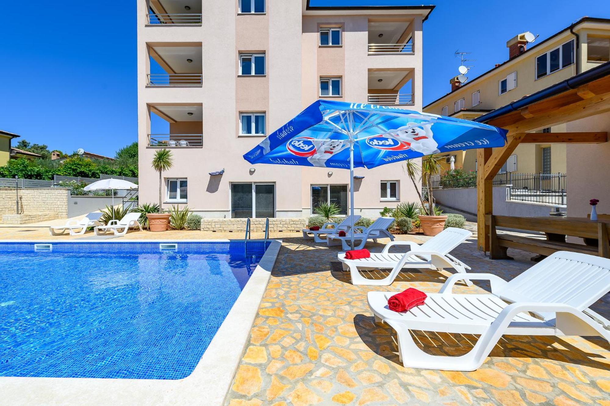 Stancija Amorozo 5 Ap 2 Poreč Exteriör bild